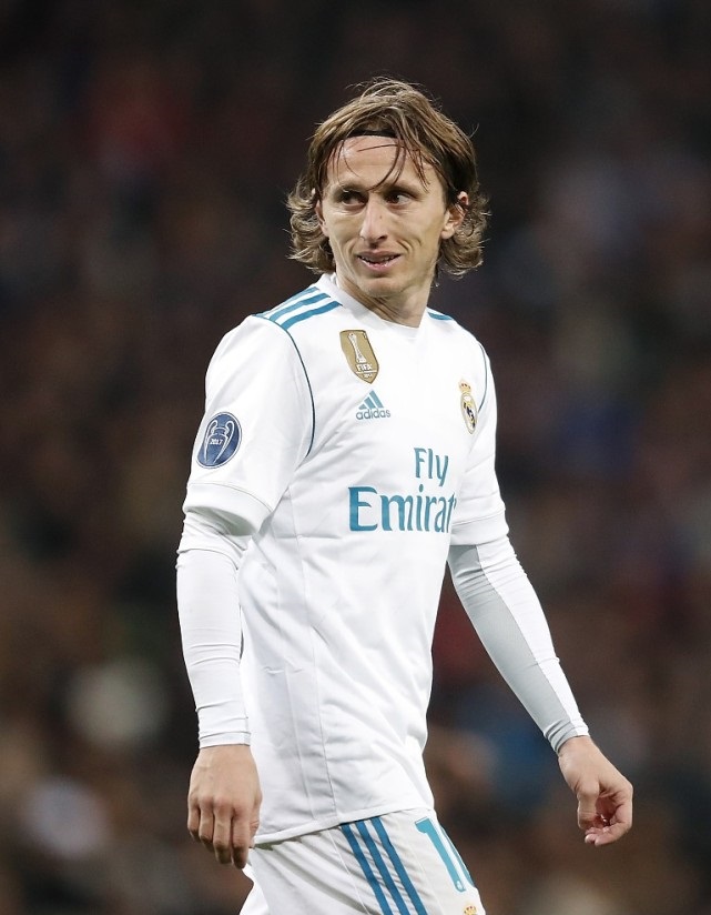 韦世豪：比赛尾声的点球太牵强，染红发为了在假期换个心情